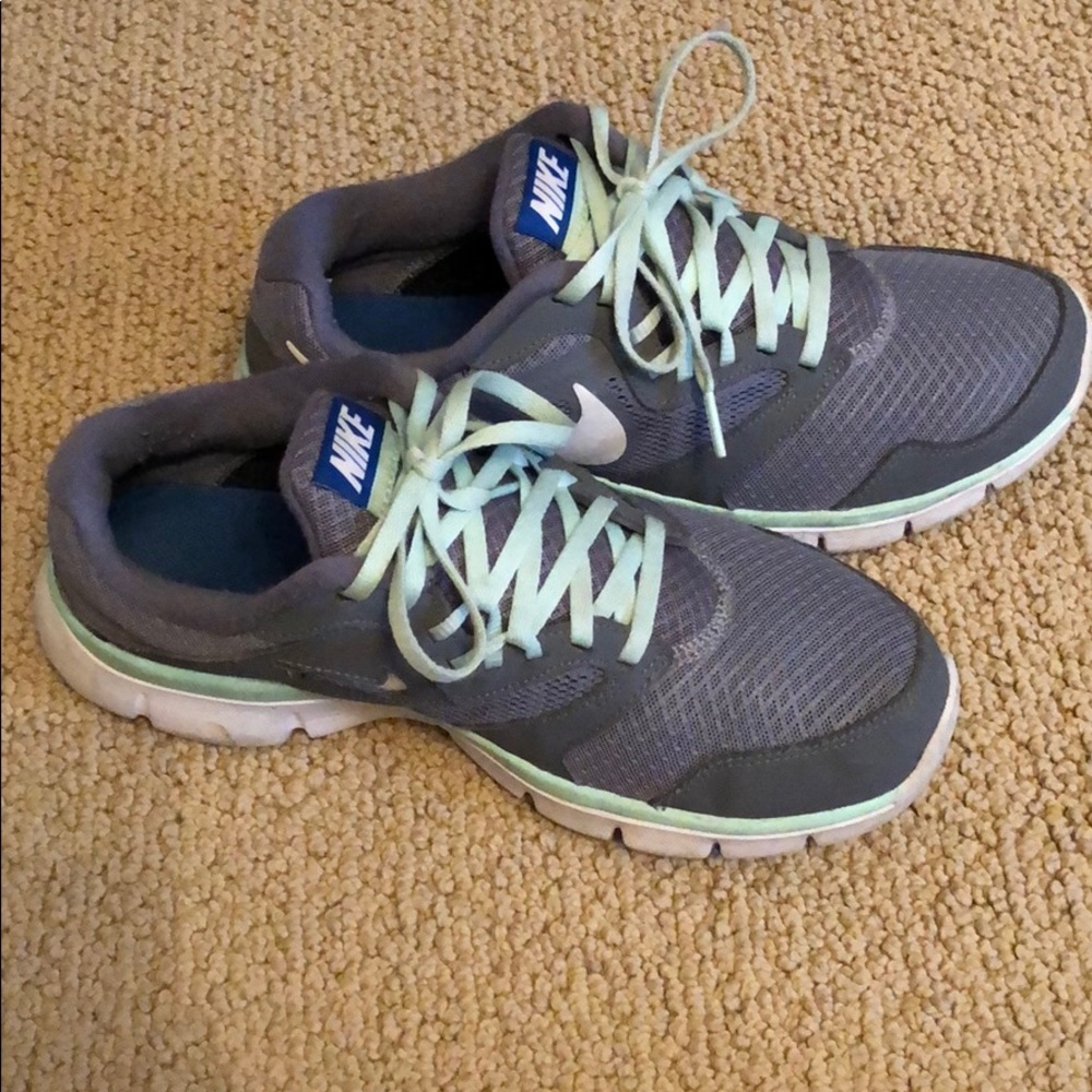 teal and grey nike running shoes